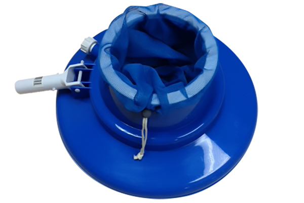 Leaf Skimmer With Swivel Wheels
