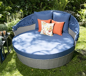Daybeds & Swings